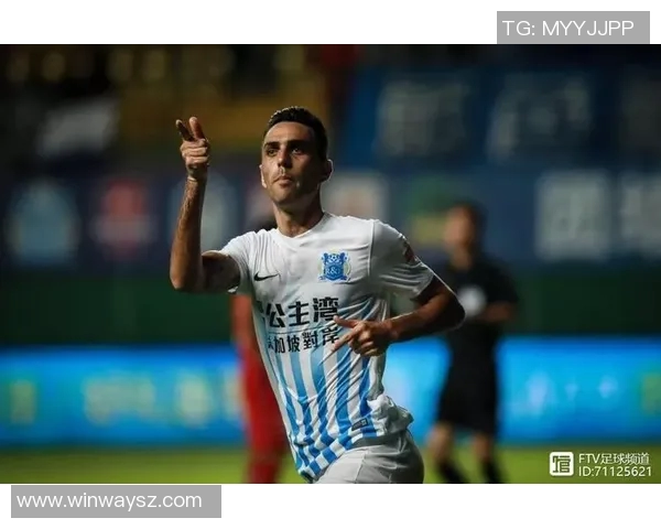 达尼洛的传奇之路：从青涩少年到足球巨星的成长历程